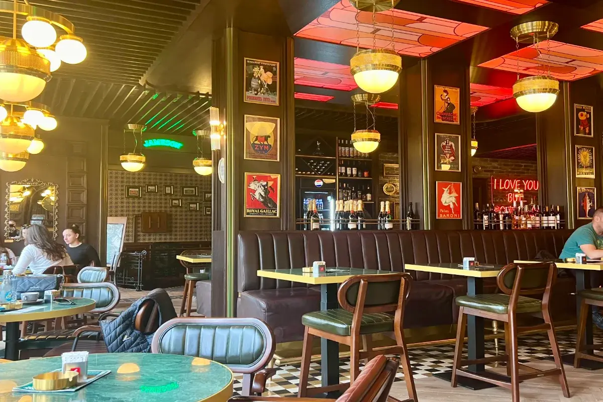 Snack Bar - Mac Tire Pub
