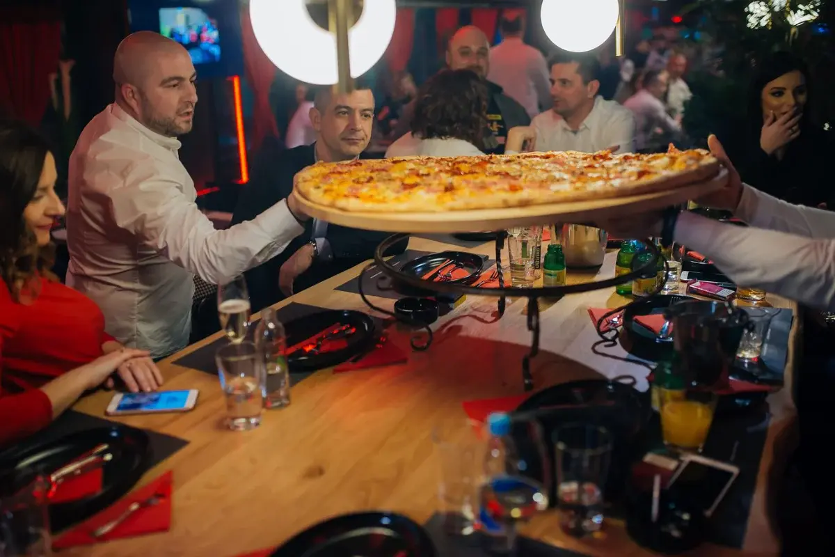 Bizarre Diverse Bar