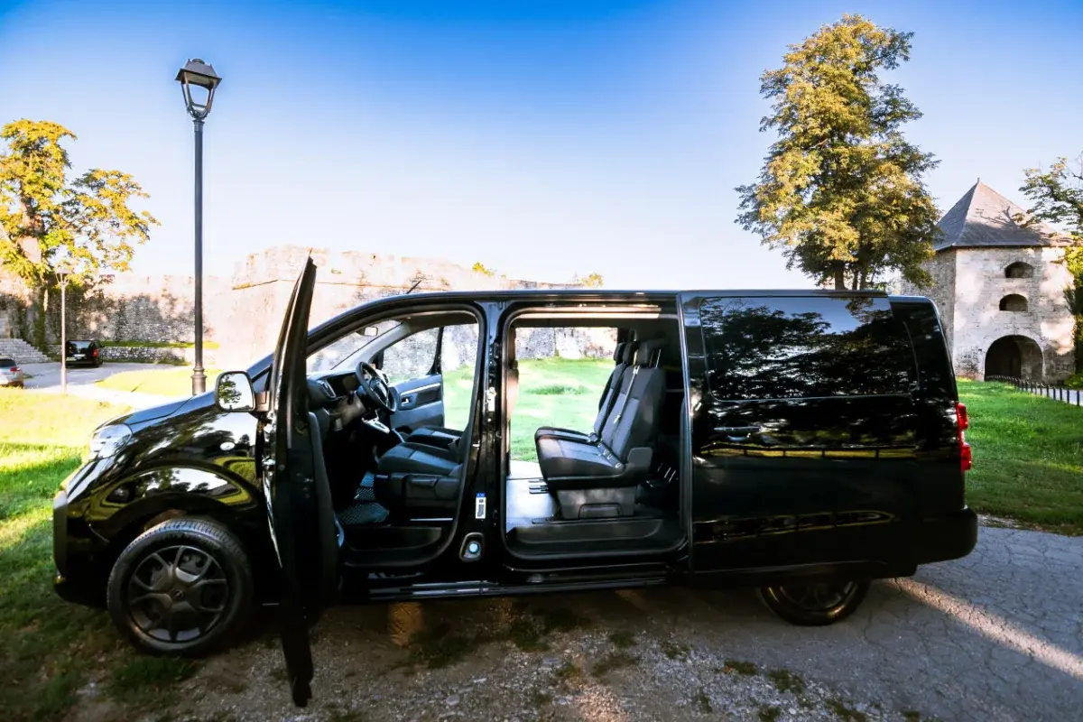 LogiMoti Car Rental