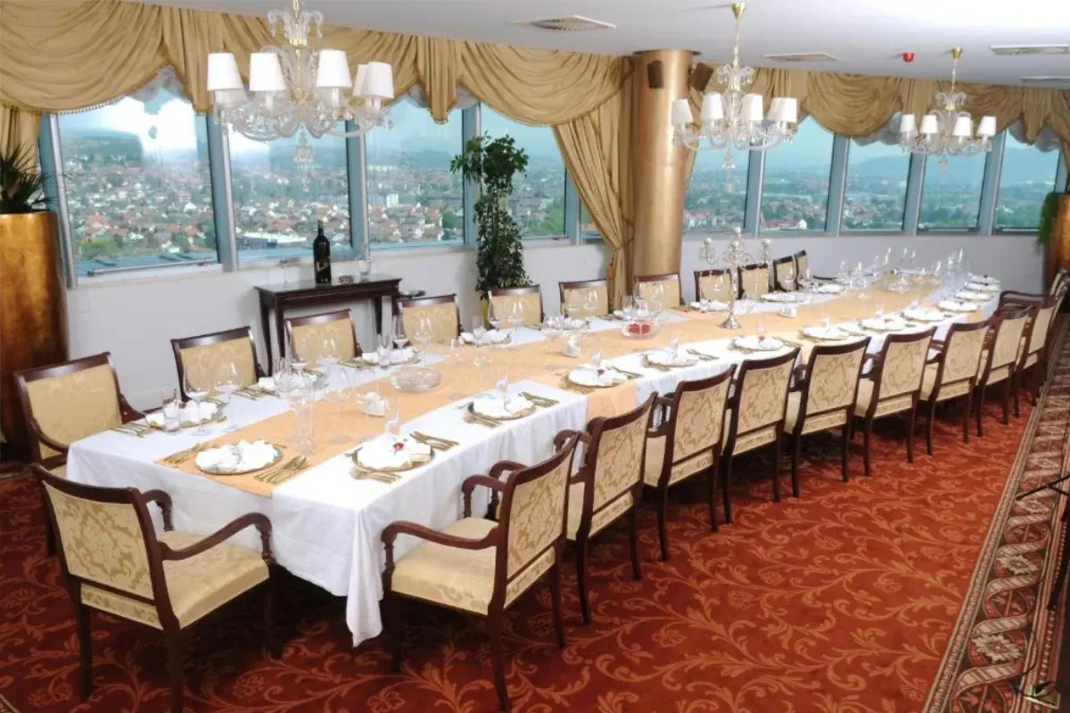 Restaurant & Lounge bar Integra