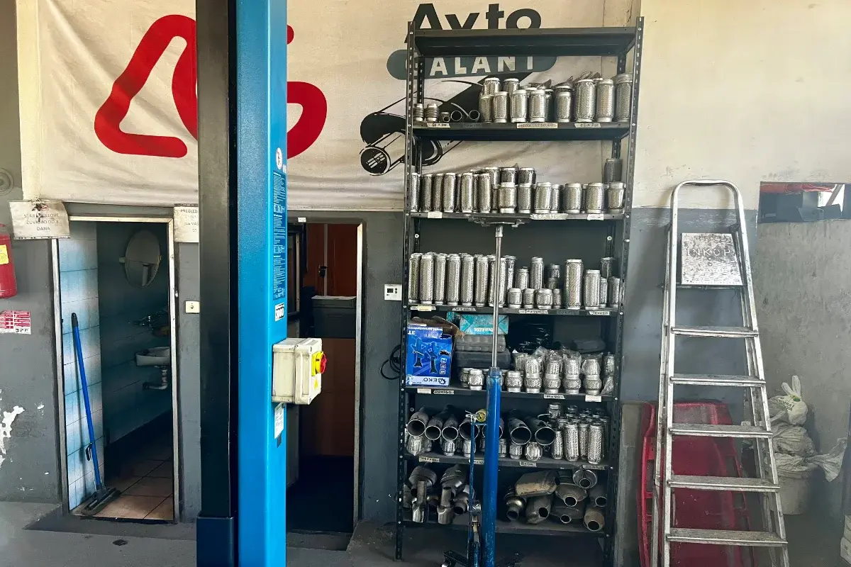 Auto Galant servis auspuha