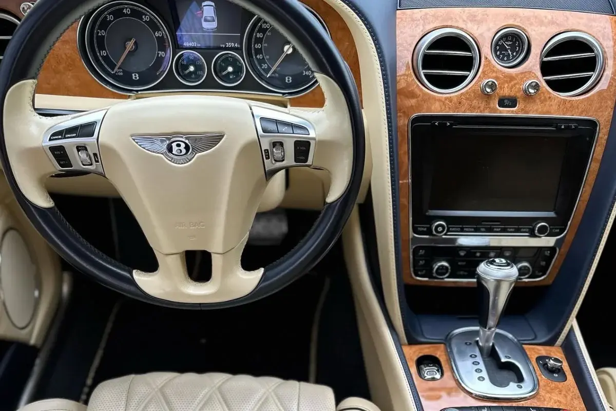 Bentley Moments 