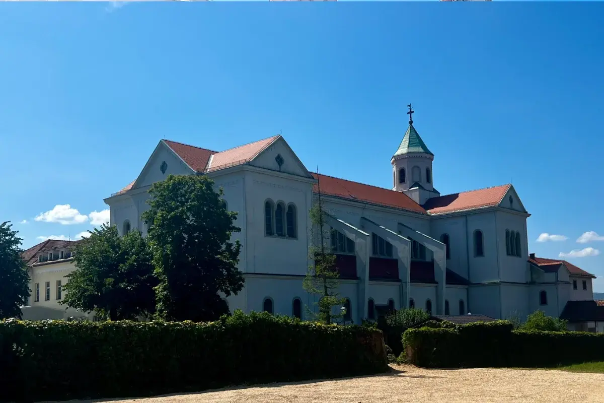 Župna crkva Marija Zvijezda Trapisti