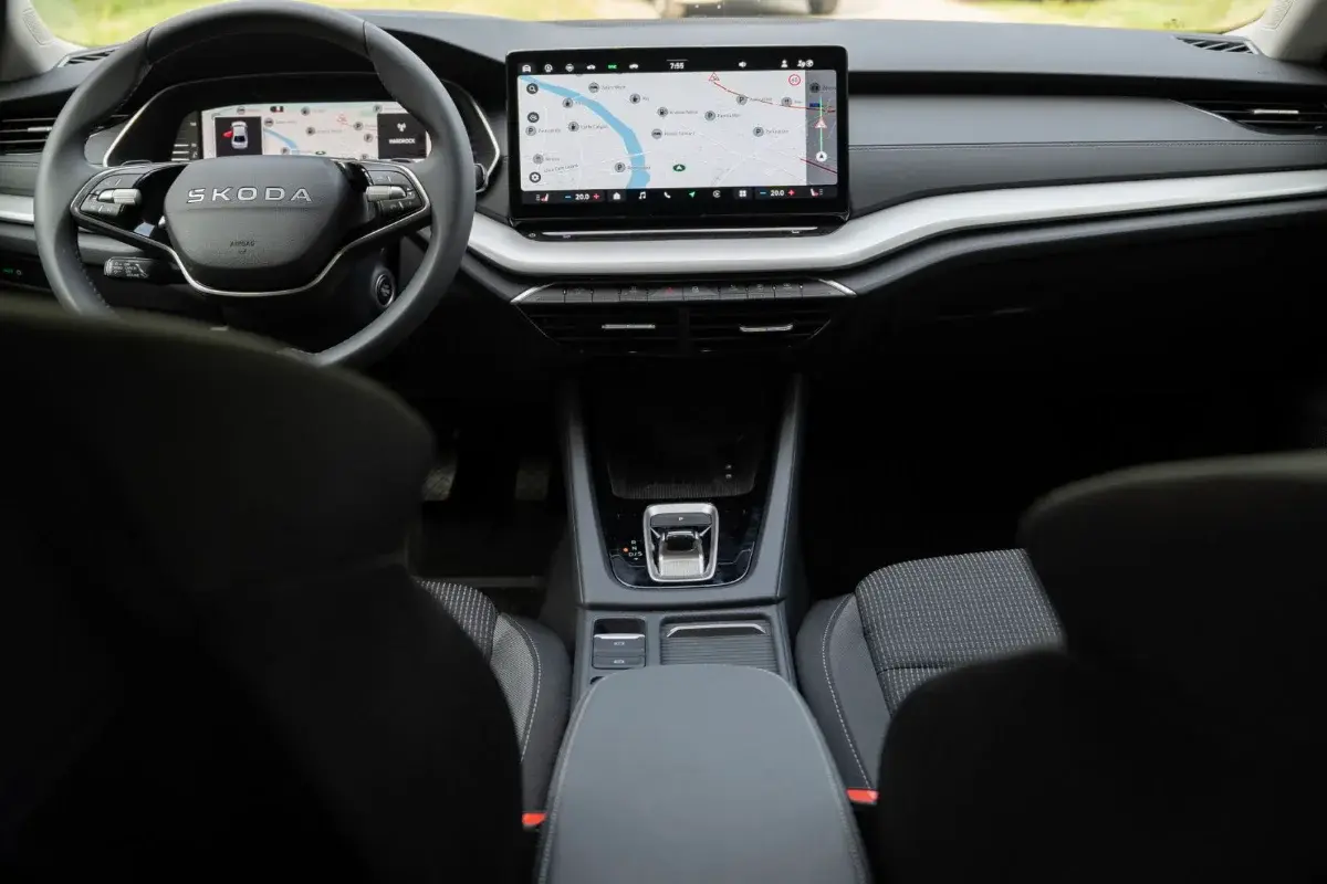 LogiMoti Car Rental