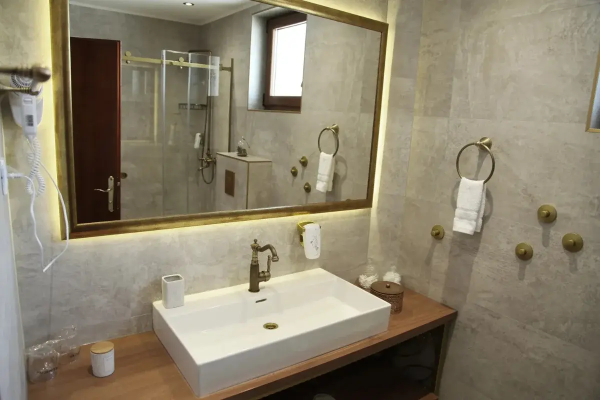 Provence Rooms