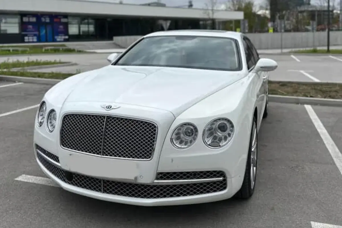 Bentley Moments 
