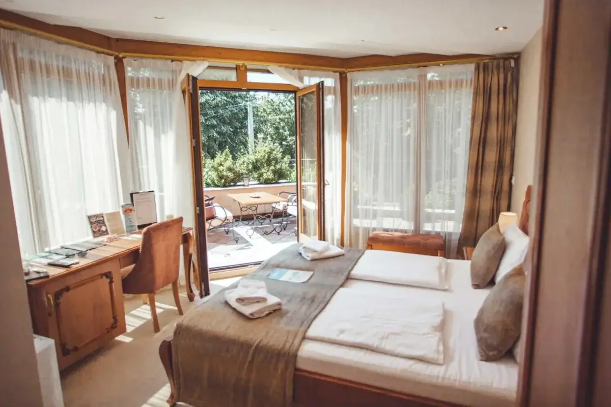 Provence Rooms