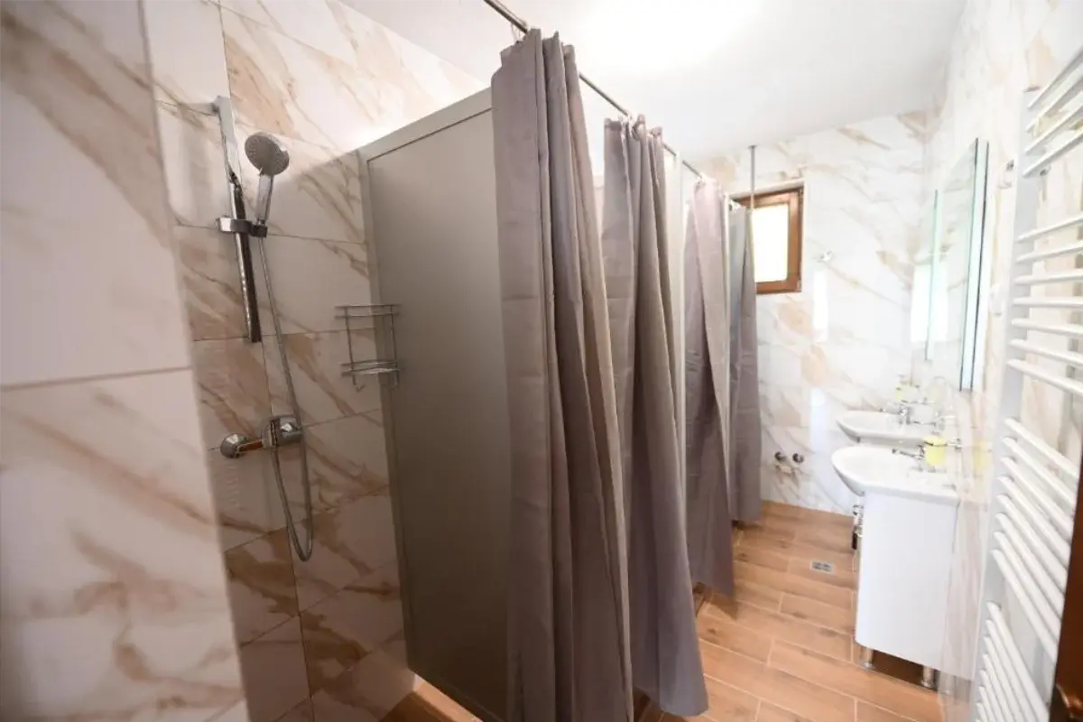 Hostel Drvorez