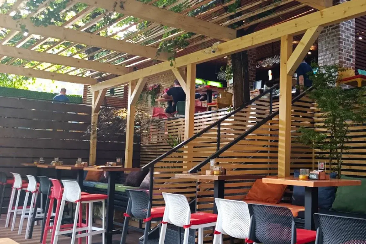 Plan B Restaurant & Caffe