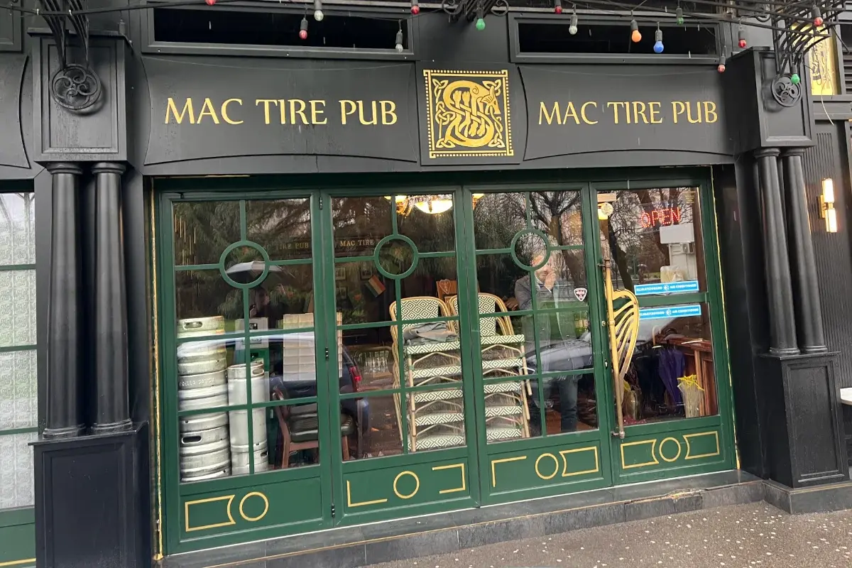 Mac Tire Pub