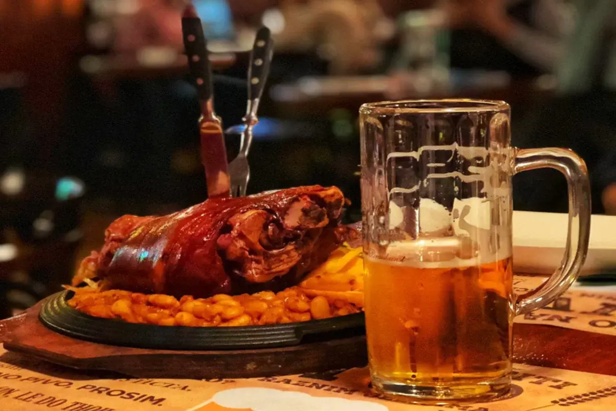 Mac Tire Pub