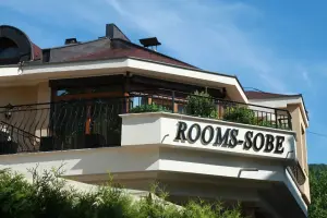 Provence Rooms